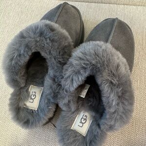 Ugh Women Disquette Slippers size 8. Gently worn